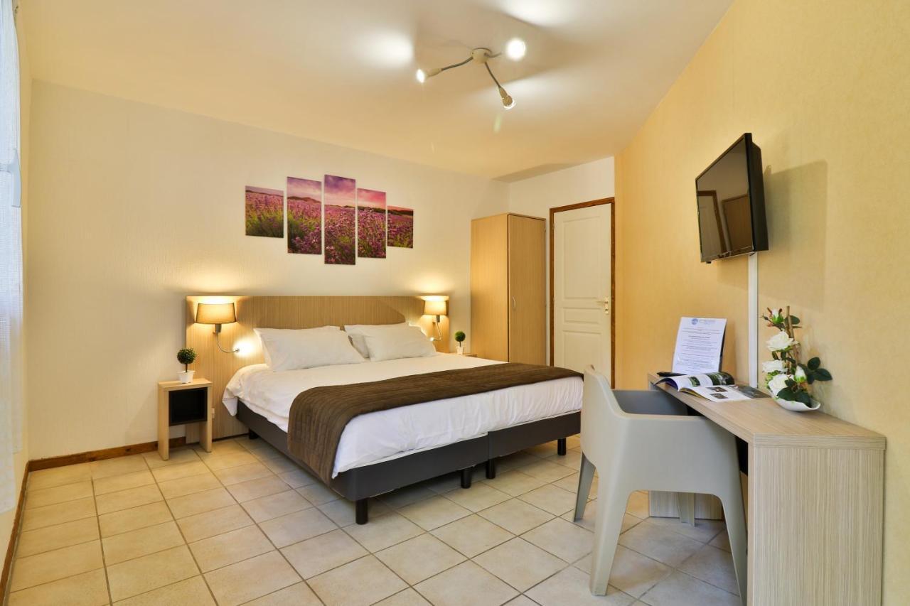 Les Arbousiers Village Hotel Provencal La Roquebrussanne Екстер'єр фото