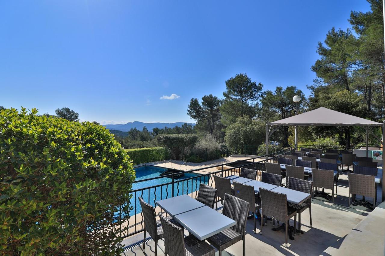 Les Arbousiers Village Hotel Provencal La Roquebrussanne Екстер'єр фото
