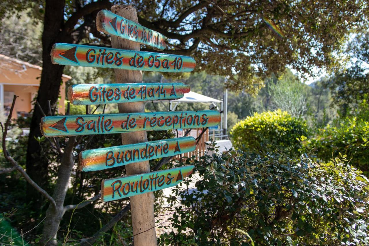 Les Arbousiers Village Hotel Provencal La Roquebrussanne Екстер'єр фото