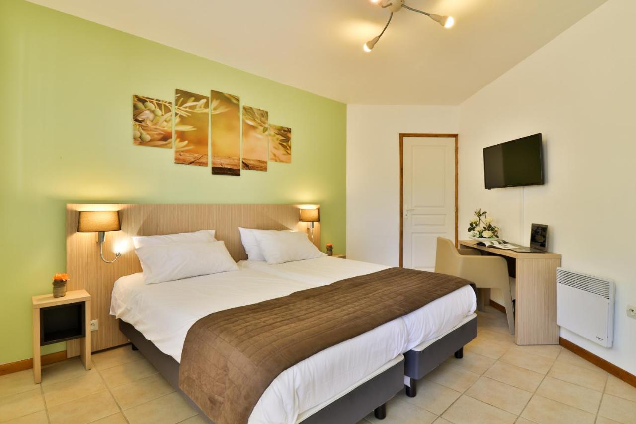 Les Arbousiers Village Hotel Provencal La Roquebrussanne Екстер'єр фото