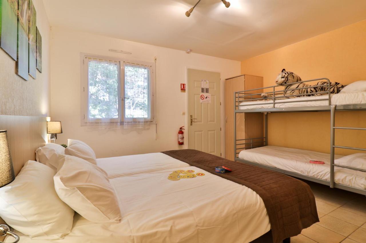 Les Arbousiers Village Hotel Provencal La Roquebrussanne Екстер'єр фото