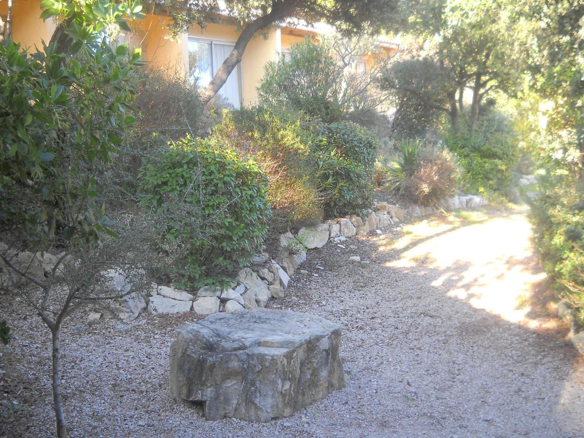 Les Arbousiers Village Hotel Provencal La Roquebrussanne Екстер'єр фото